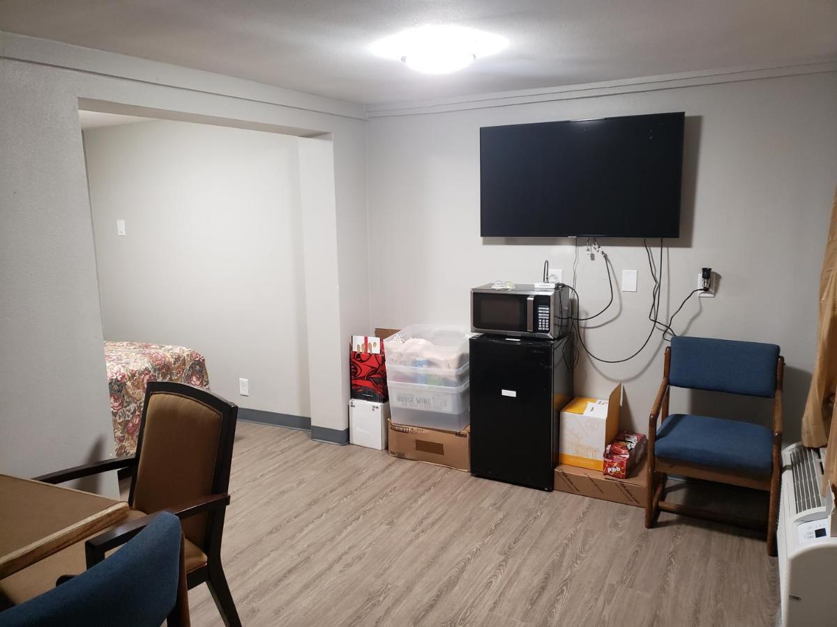 Parkrose Inn And Suites Portland Esterno foto