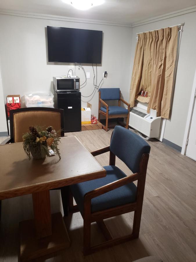 Parkrose Inn And Suites Portland Esterno foto